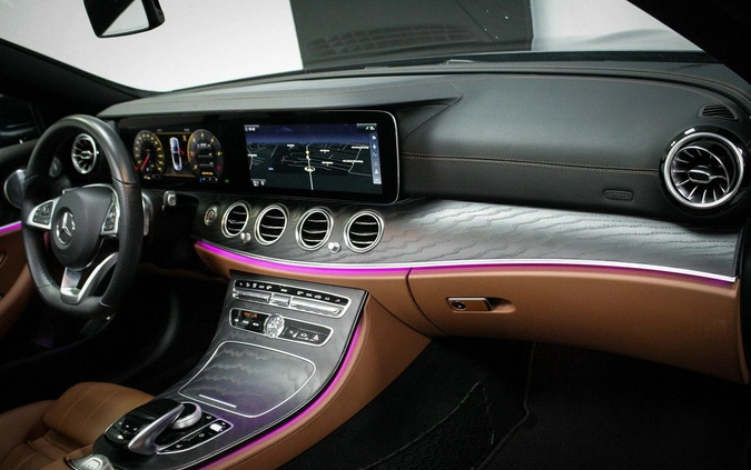 Mercedes-Benz Klasa E cena 175900 przebieg: 11000, rok produkcji 2018 z Bisztynek małe 211